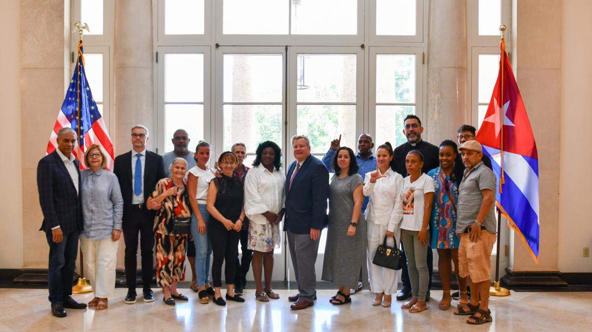 A group of former political prisoners, relatives of July 11, 2021, protesters currently in prison, independent artists and journalists, religious leaders and human rights activists gathered at the residence of the U.S. ambassador in Havana, Mike Hammer, on Tuesday.