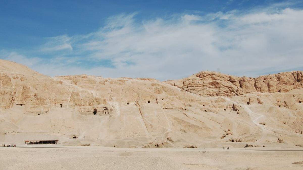 After years of restoration, archaeologists in Luxor publicly opened the tomb of Meru, high-ranking ancient official. Photos show the inside.