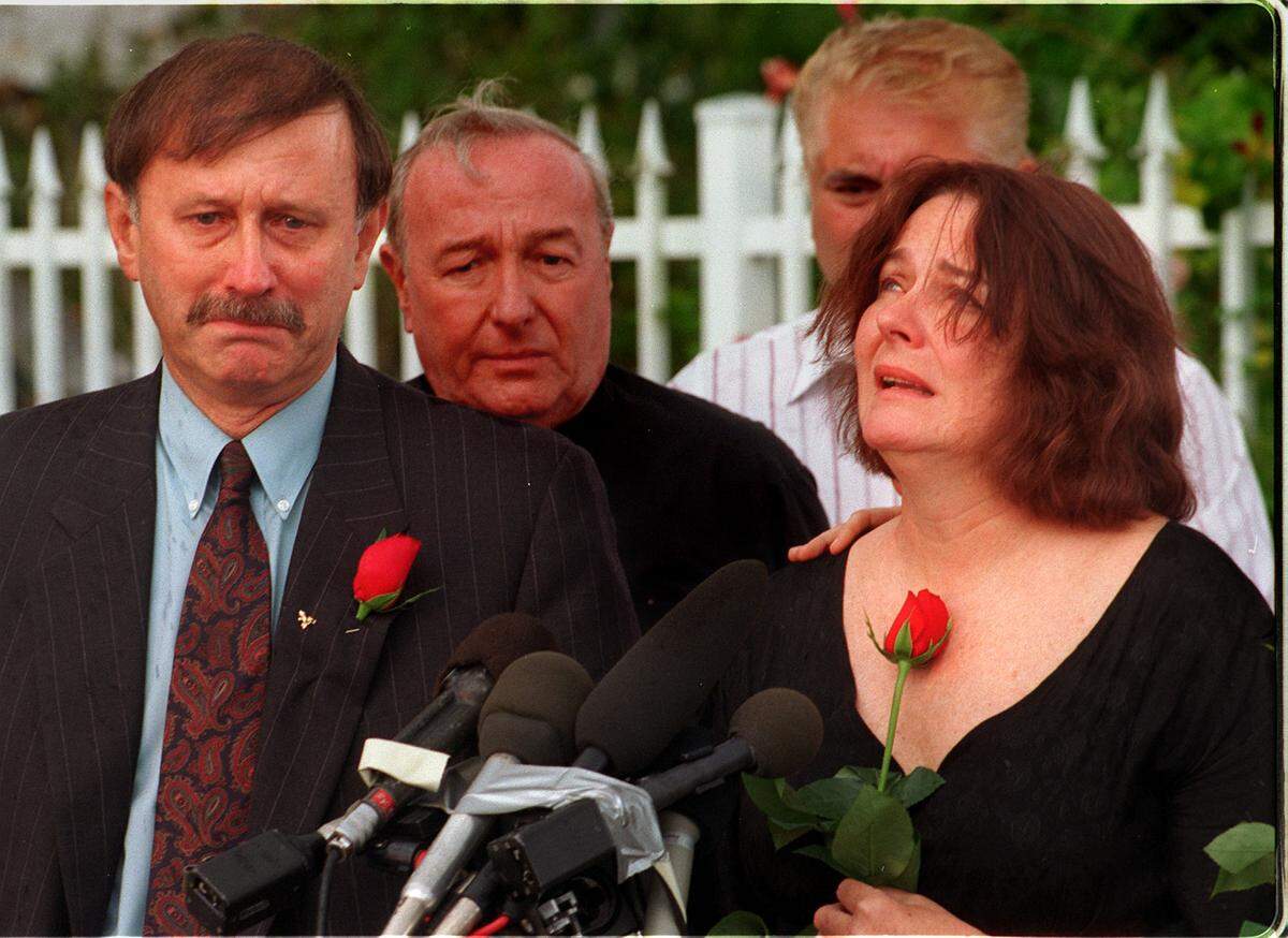 Don and Claudine Ryce speak to the media after their son Jimmy’s body was found in December 1995. 