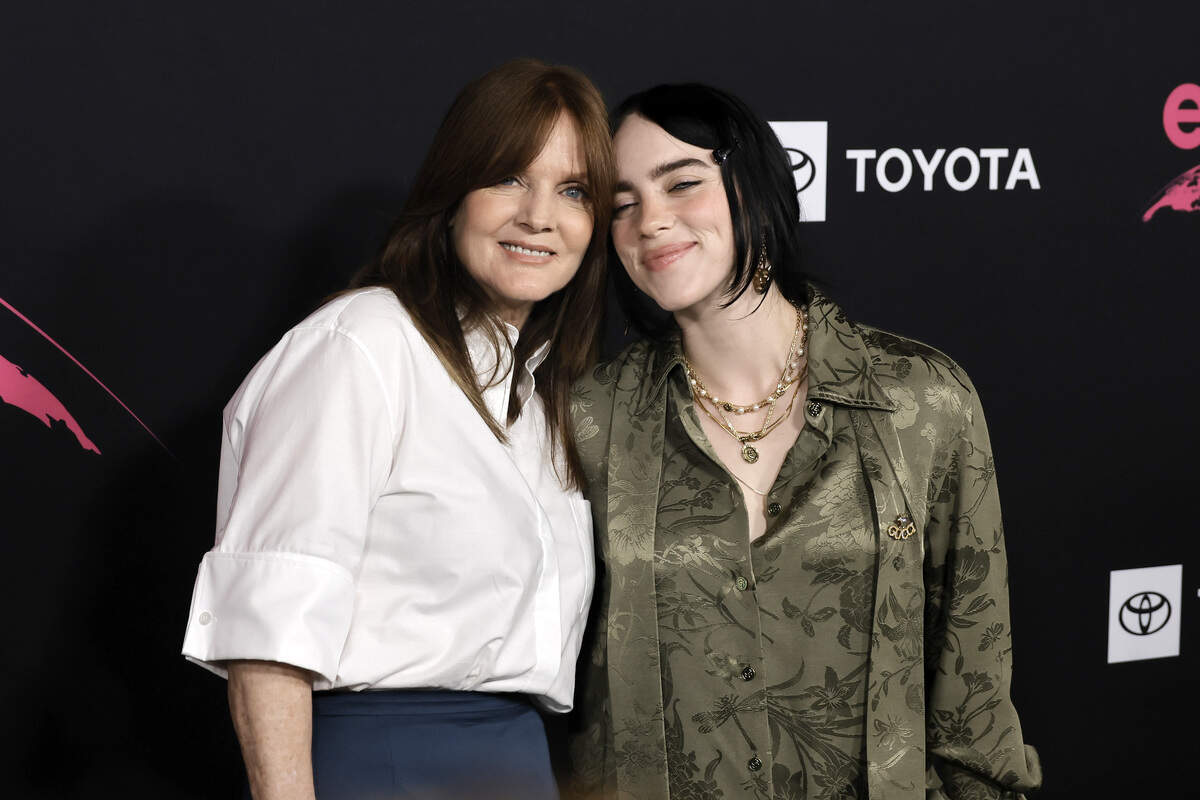 billie eilish mom maggie baird