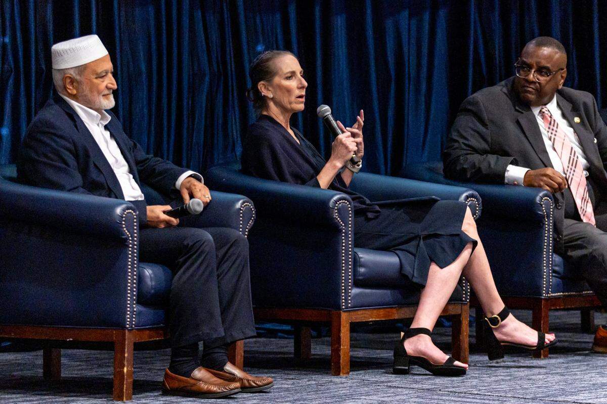 Rabbi Robyn Fisher speaks during an interfaith Iftar dinner during Ramadan in 2024. The annual event is hosted by the Center for Muslim World Studies at Florida International University and is happening this year on March 5.