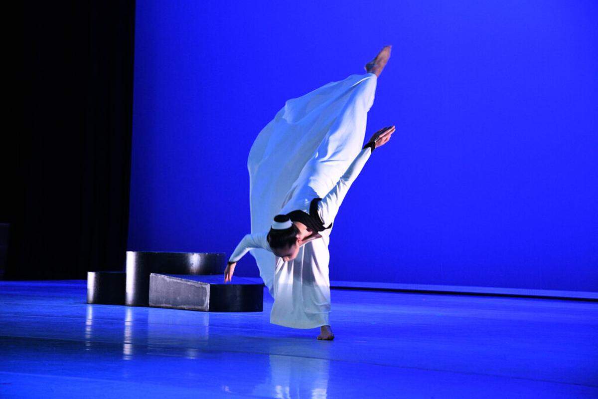 Martha Graham dancer Yanil Pabon performing with the New World Dance Ensemble in “Prelude to Action,” choreographed by Martha Graham.