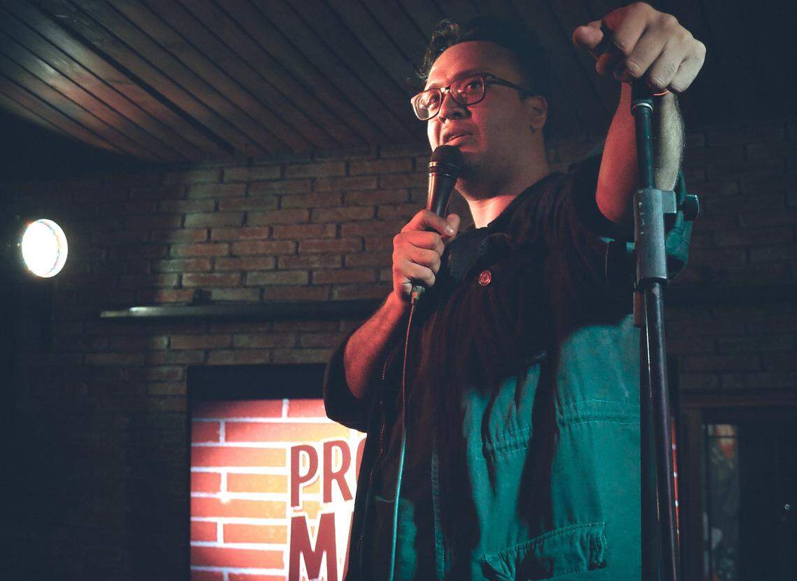 Venezuelan comedian Oscar Martinez takes a measured approach to politically charged humor and adjusts his act depending on the audience.