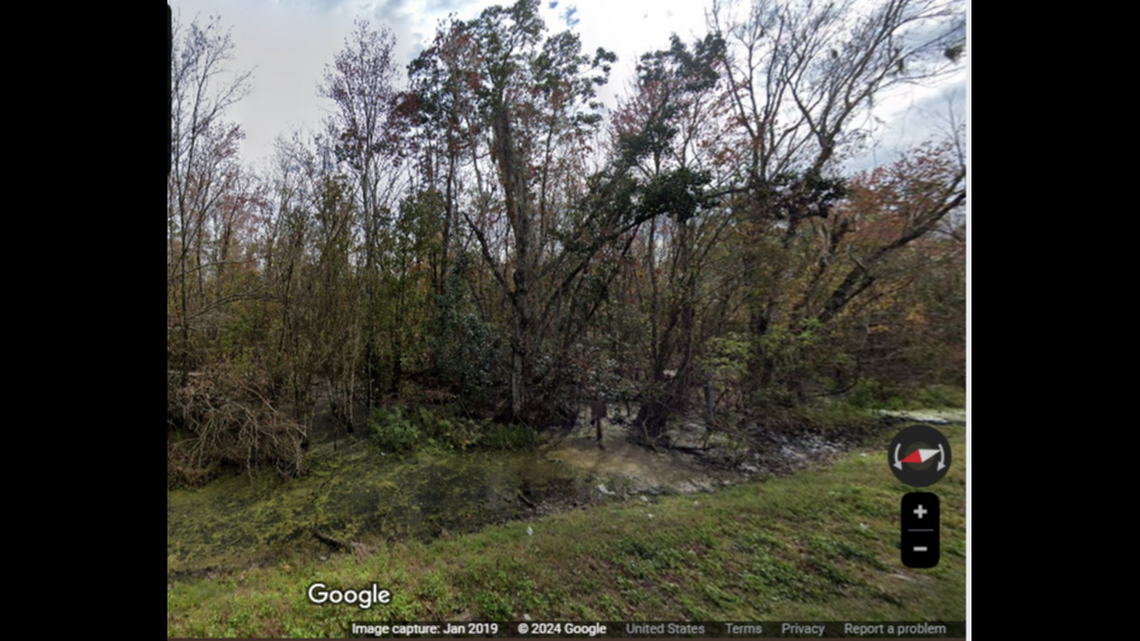 A 6-foot, 7-inch man weighing 370 pounds tried hiding in this swamp near Lakeland, Florida, but the water wasn’t deep enough to cover him, cops say.
