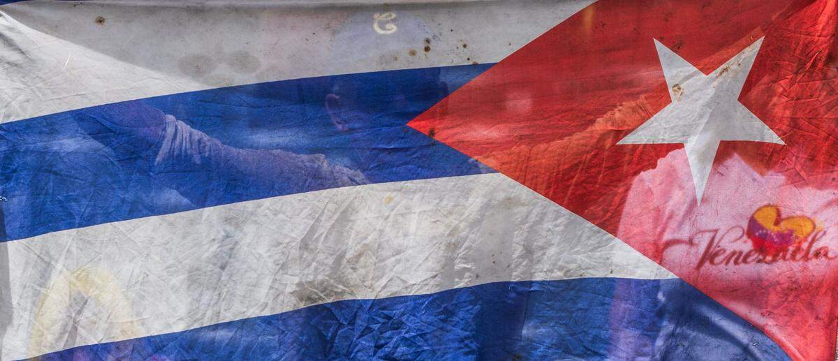 Cuban exiles joined thousands of exiled Venezuelans living in South Florida and protested alongside their brothers and sisters in Venezuela as tensions in Venezuela continue to rise after Nicolás Maduro declared himself as the winner of last Sunday’s presidential election .