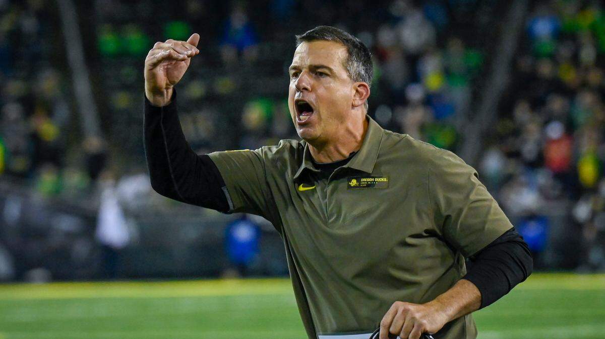 Oregon head coach Mario Cristobal questions a pass interference call during the fourth quarter of an NCAA college football game Saturday, Nov. 13, 2021, in Eugene, Ore. (AP Photo/Andy Nelson)