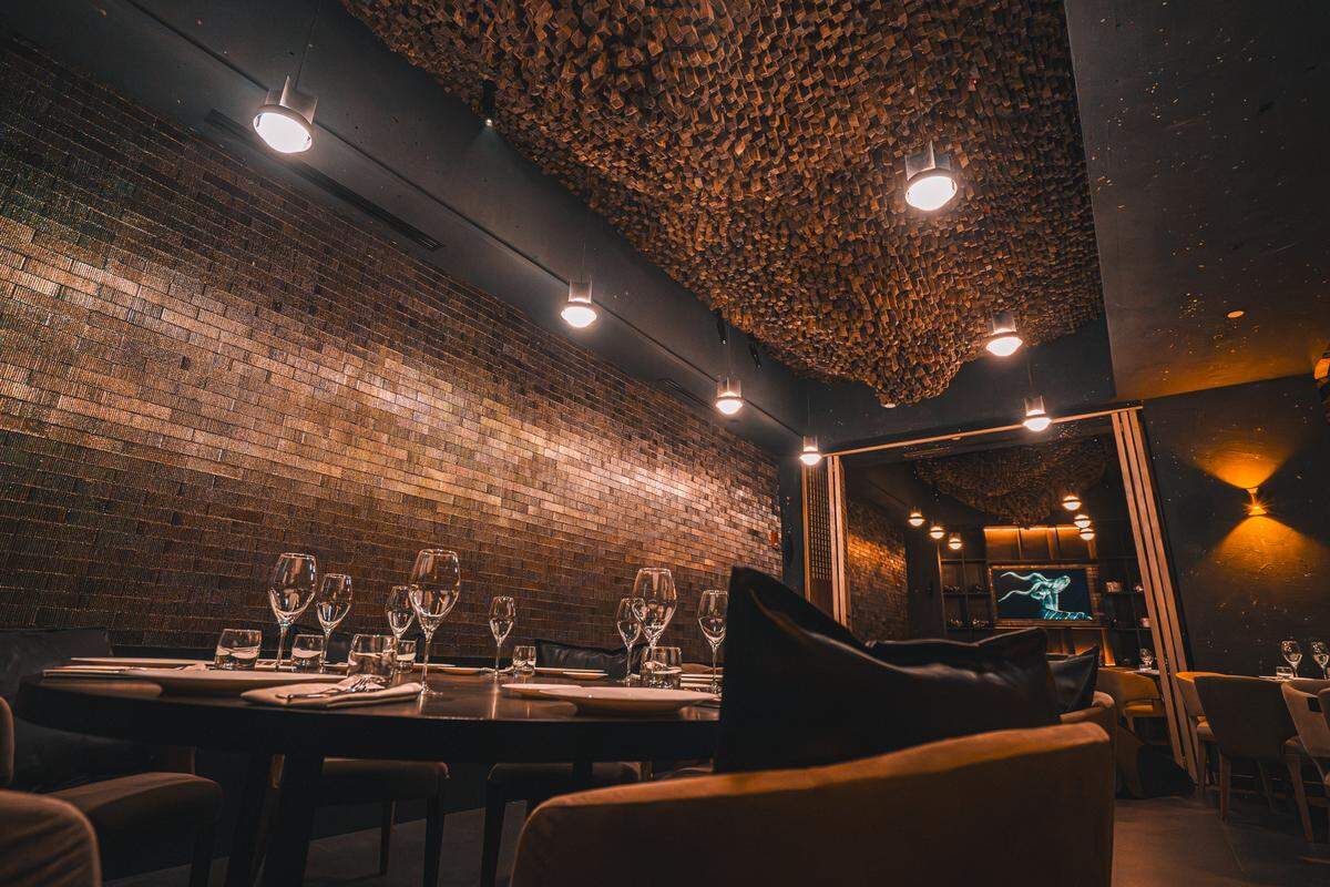 The interior of Rò Steakhouse in Coral Gables.