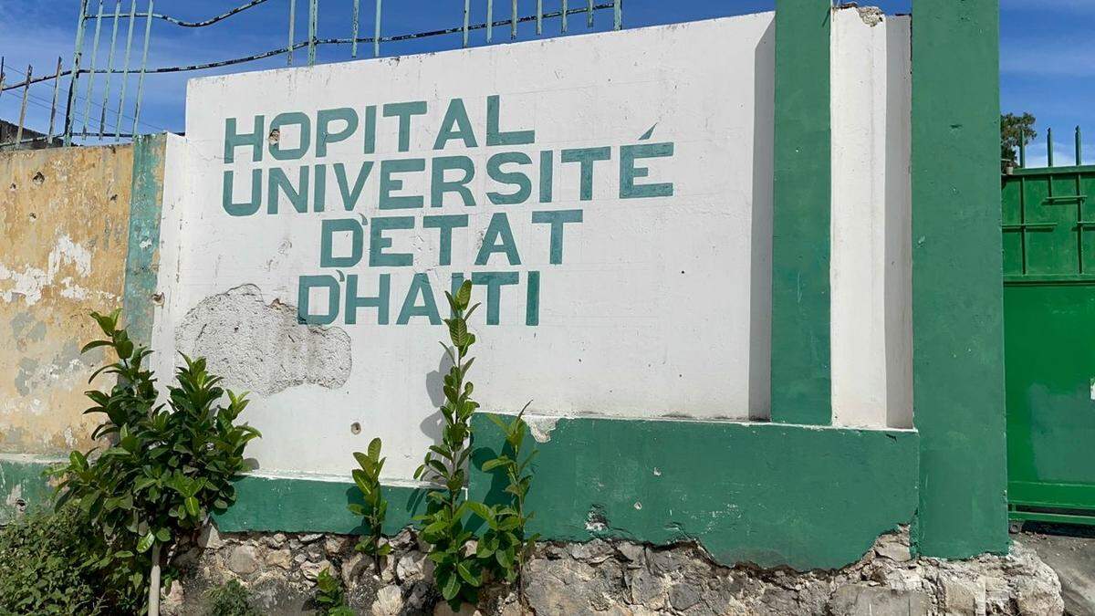 Haiti’s the Hospital of the State University of Haiti, known as the General Hospital, became the site of tragedy on Tuesday, December 24, 2024 after armed gangs opened fire on journalists and police.
