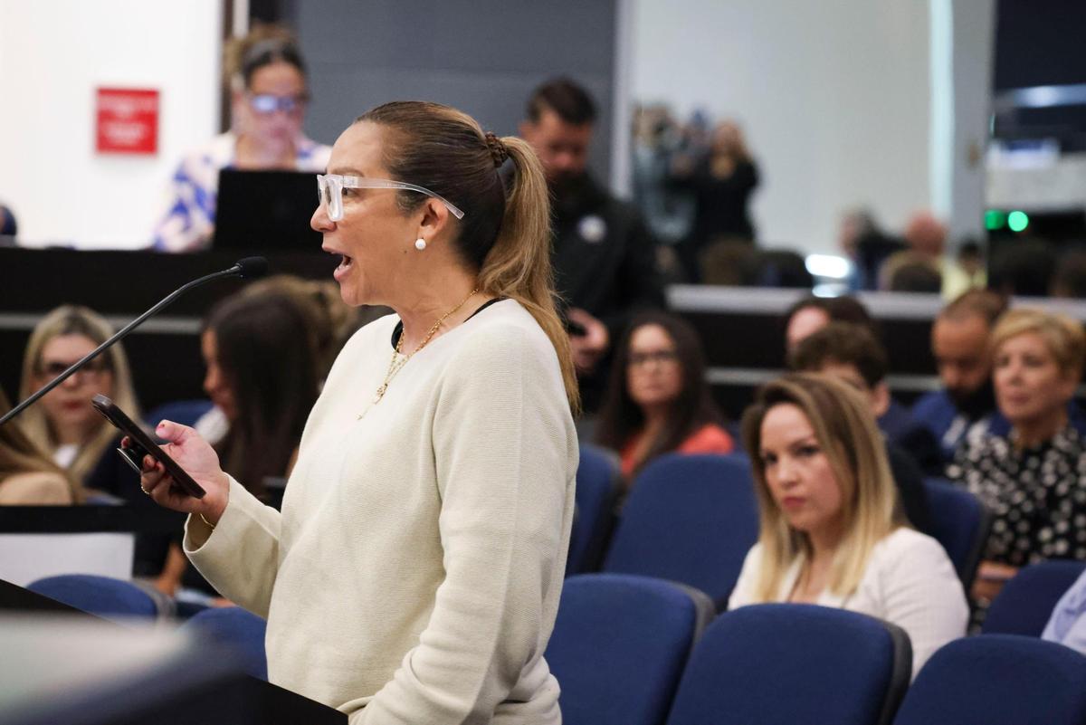 Adelys Ferro, executive director of the Venezuelan American Caucus speaks against an item that would train the Doral police department in ICE protocols, on Wednesday, April 16, 2025, at the City of Doral Government Center.