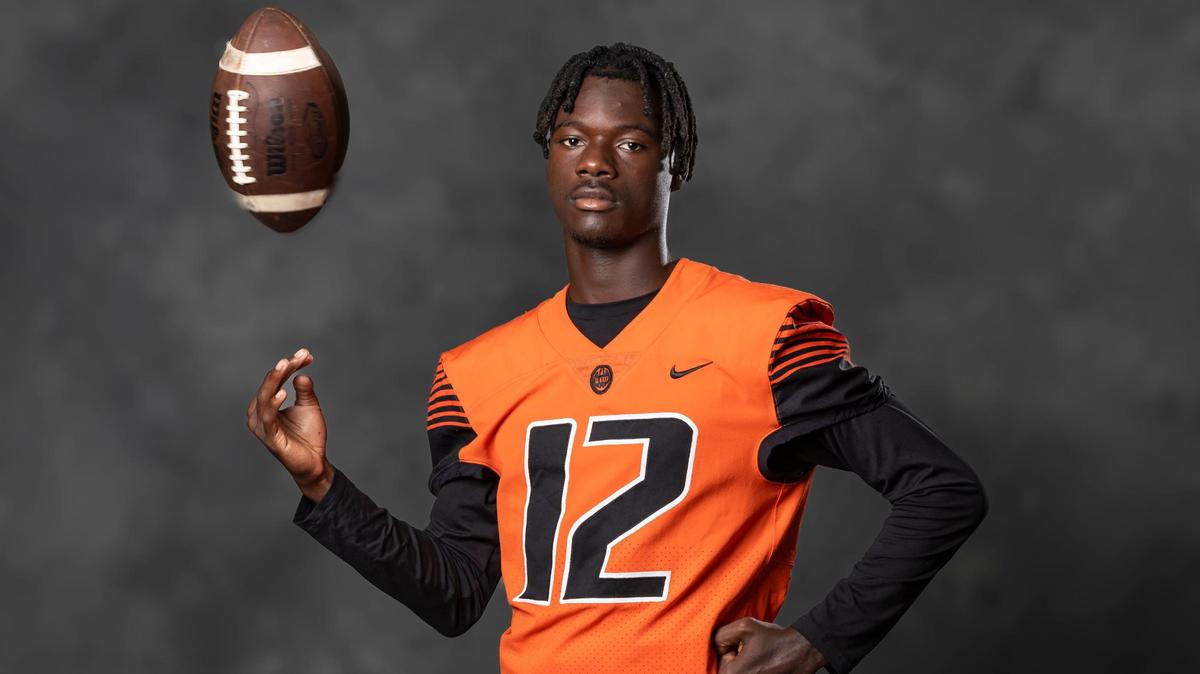 Booker T. Washington cornerback Ben Hanks Jr. is among the top recruits in the state.