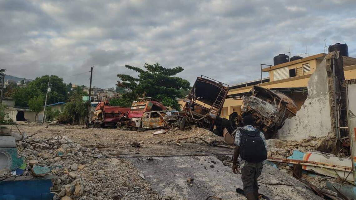 On Saturday, October 26, 2024, armed members of the Viv Ansanm gang coalition targeted the compound of the Missionaries of Charity, a religious congregation in Port-au-Prince’s Delmas neighborhood that Mother Teresa opened in 1979. They looted and burned the sisters’ convent and hospital.