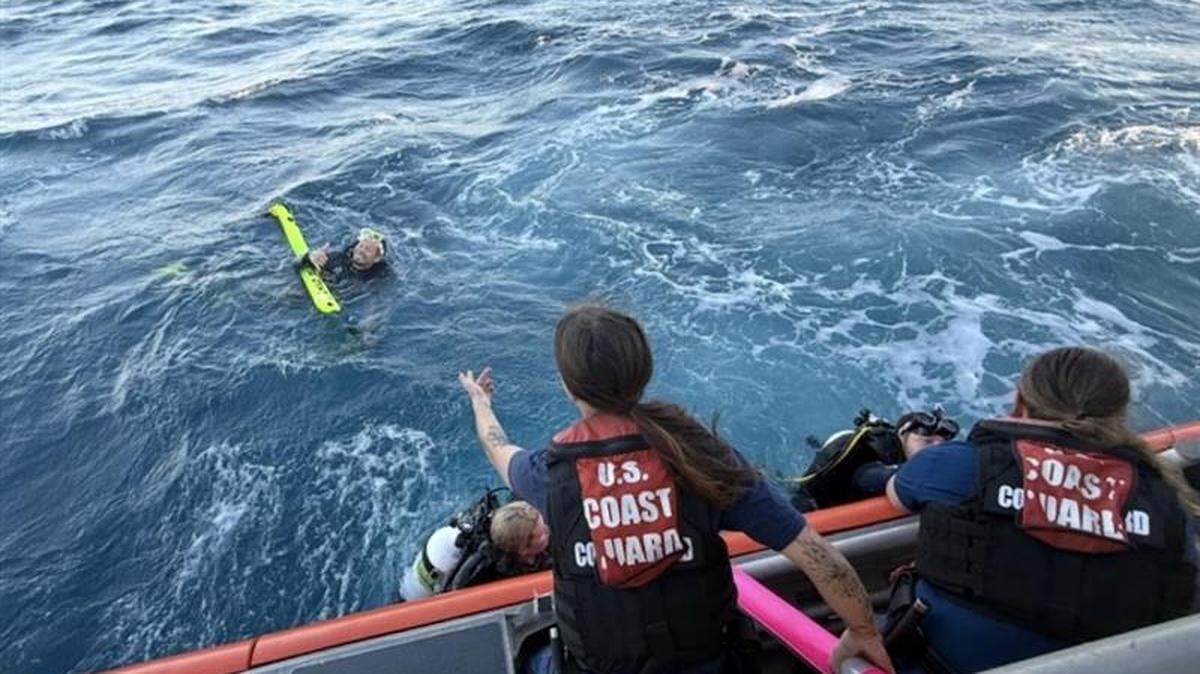 A U.S. Coast Guard Station Lake Worth Inlet boat crew rescues three divers one mile east of Palm Beach Sunday afternoon, Jan. 4, 2026.