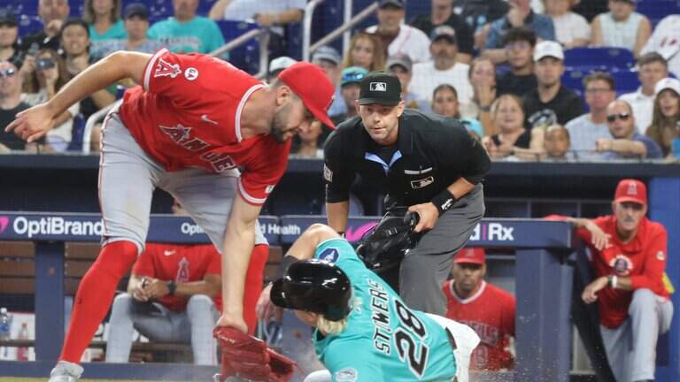 Photo Gallery: Miami Marlins beat Los Angeles Angels