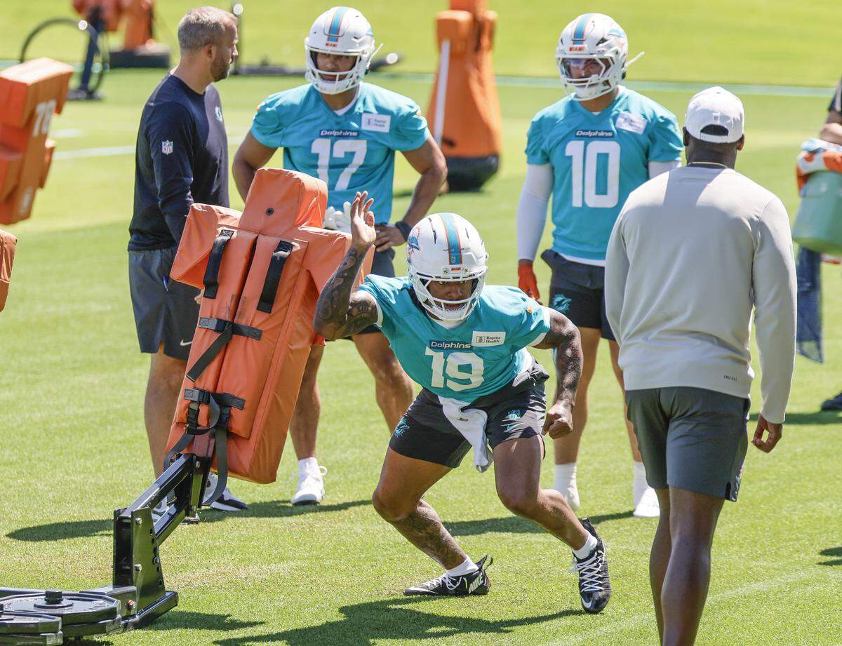 Miami Dolphins Kyle Louis (19) runs drills during minicamp on Friday, May 8, 2026.