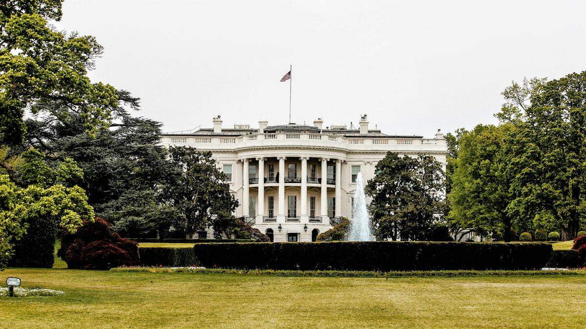 Two familiar names were at the top of the list of potential Republican candidates for president in 2028, a poll found.