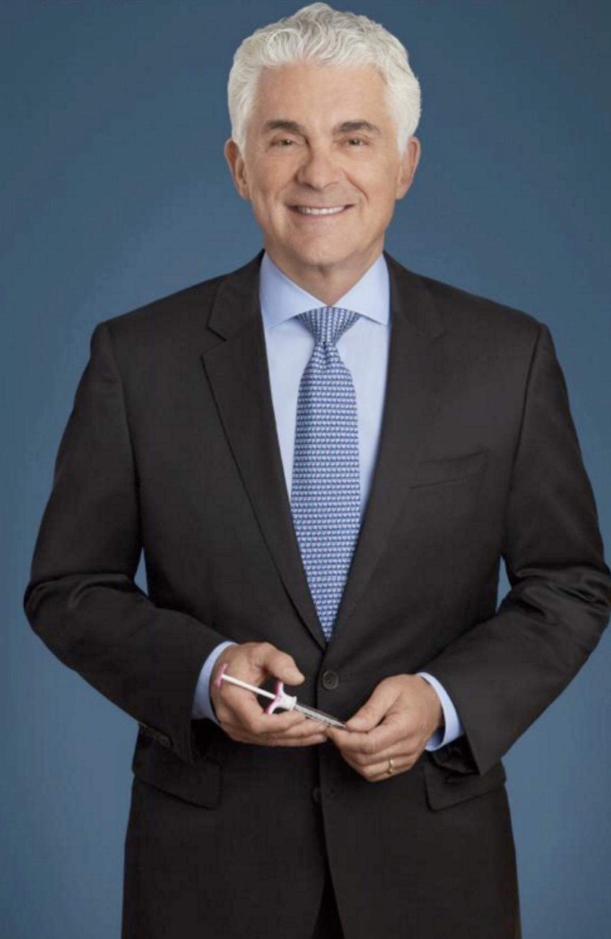 Dr. Carlos Wolf