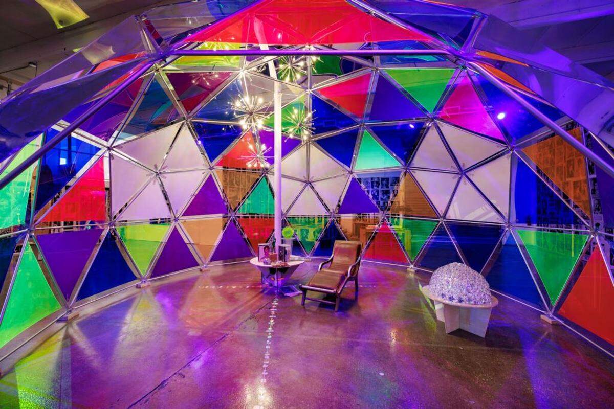 “Blackstar 16/25/60” features a geodesic dome inspired by the work of R. Buckminster Fuller as well as literature by “Unabomber” Ted Kaczynski, drawing on contrasting visions of technological innovation.
