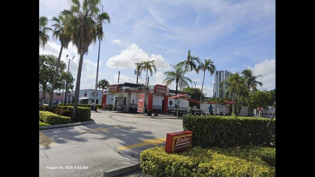 Checkers, 400 E. Sunrise Blvd., Fort Lauderdale