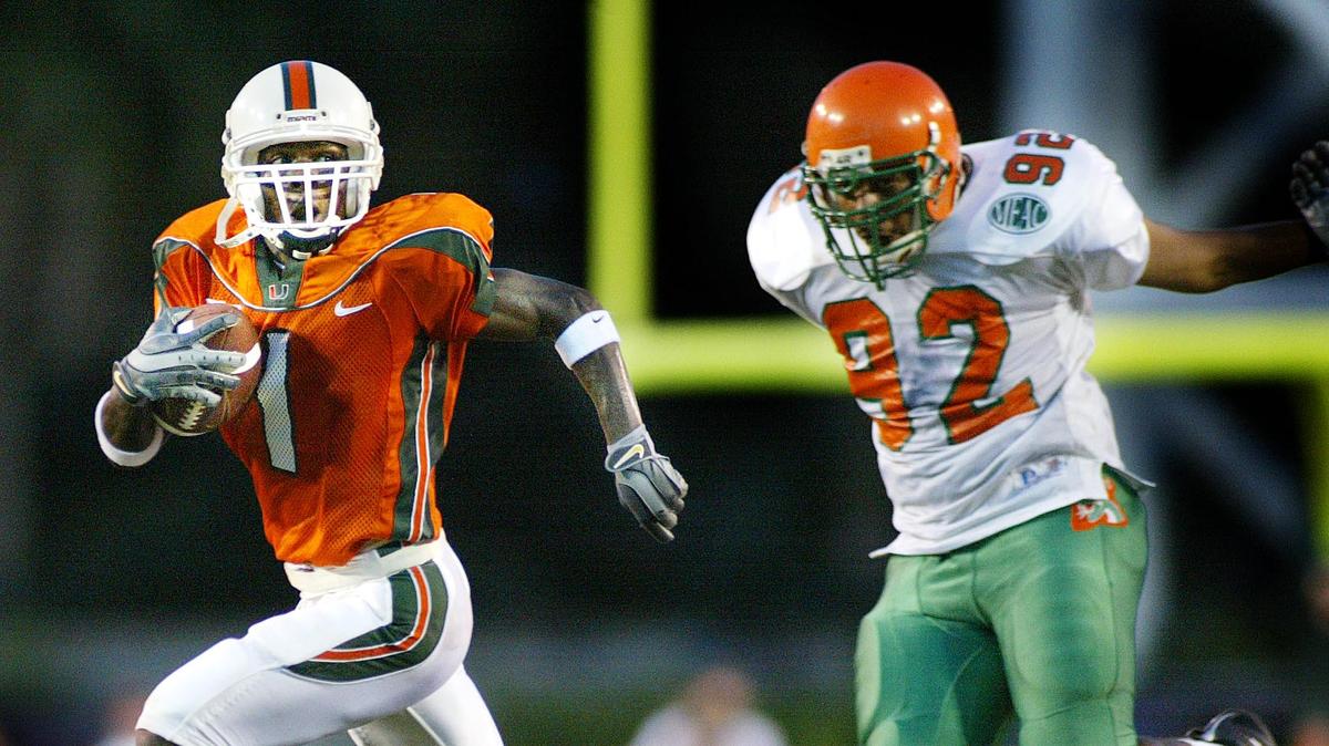 Two years after former University of Miami football standout Roscoe Parrish was accused of stalking and threatening to kill his ex-girlfriend, prosecutors have dropped the criminal case against him. He’s show above during a 2002 Hurricanes game.