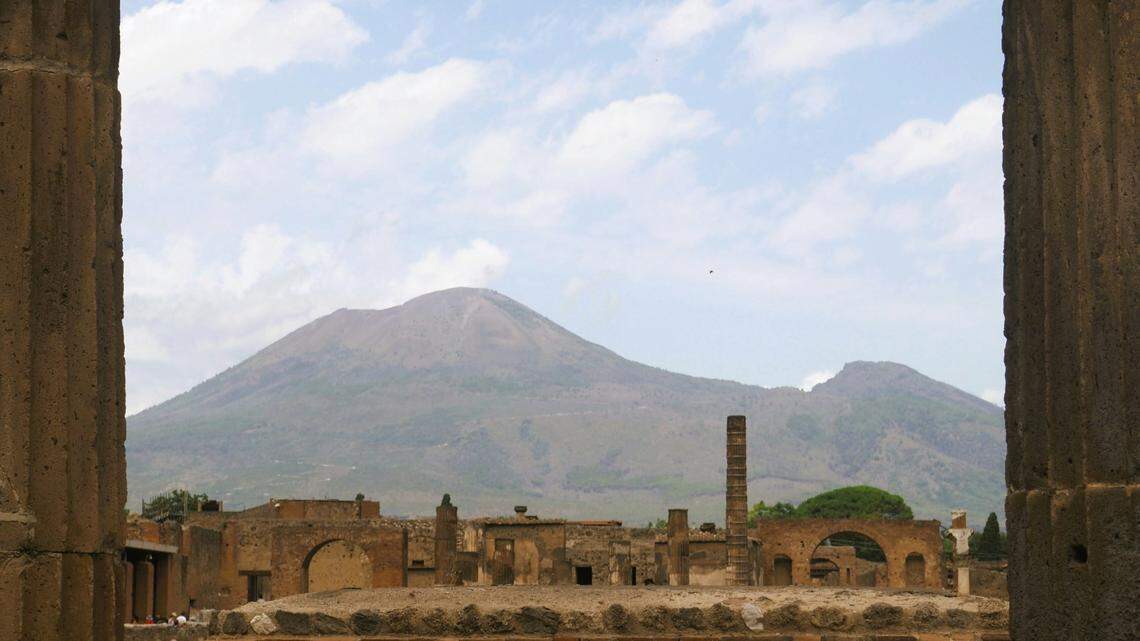 In the ancient city of Pompeii, a newly excavated tomb revealed statues of a married couple.