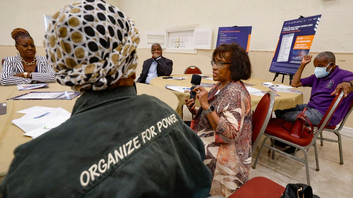 Melanie L. Campbell, presidenta ejecutiva de NCBCP y miembro nacional de la Mesa Redonda de Mujeres Afroamericanas, hablando durante una conferencia de prensa y parada de campaña nacional en Fort Lauderdale el viernes 20 de octubre de 2023. Al Diaz adiaz@miamiherald.com