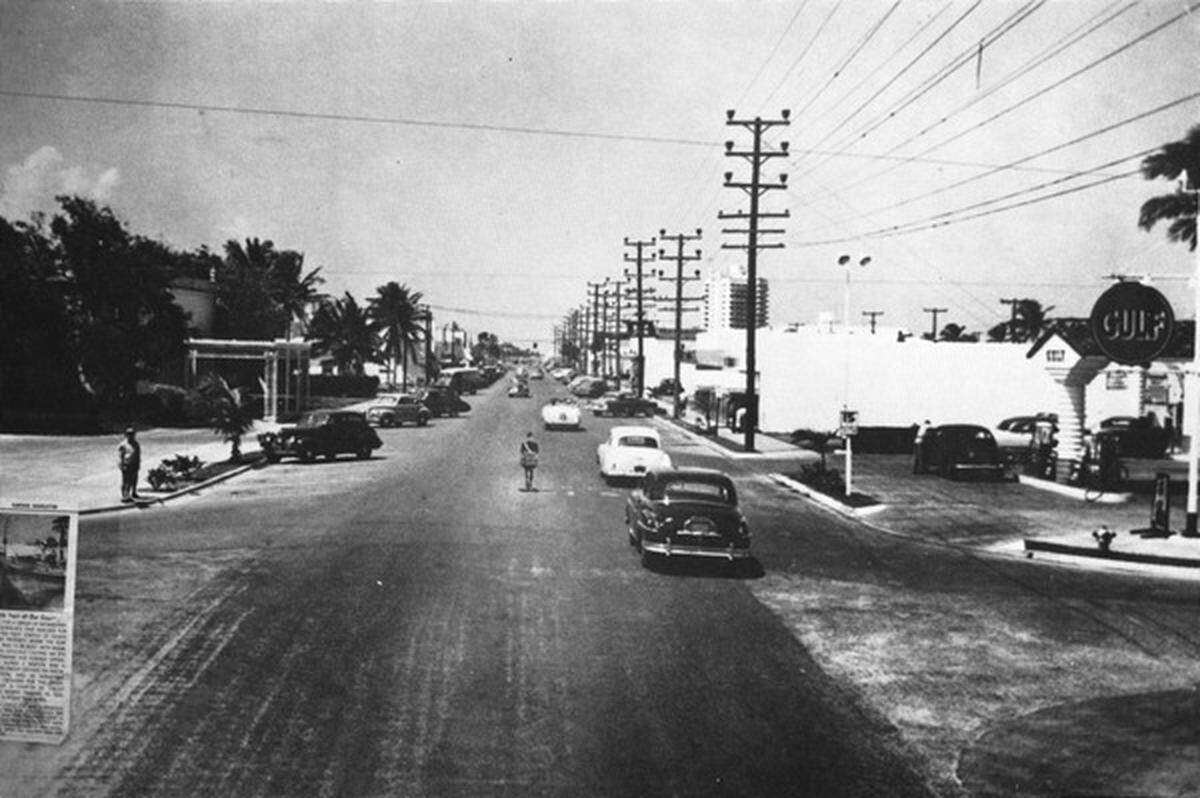 Harding Avenue business district in 1950.