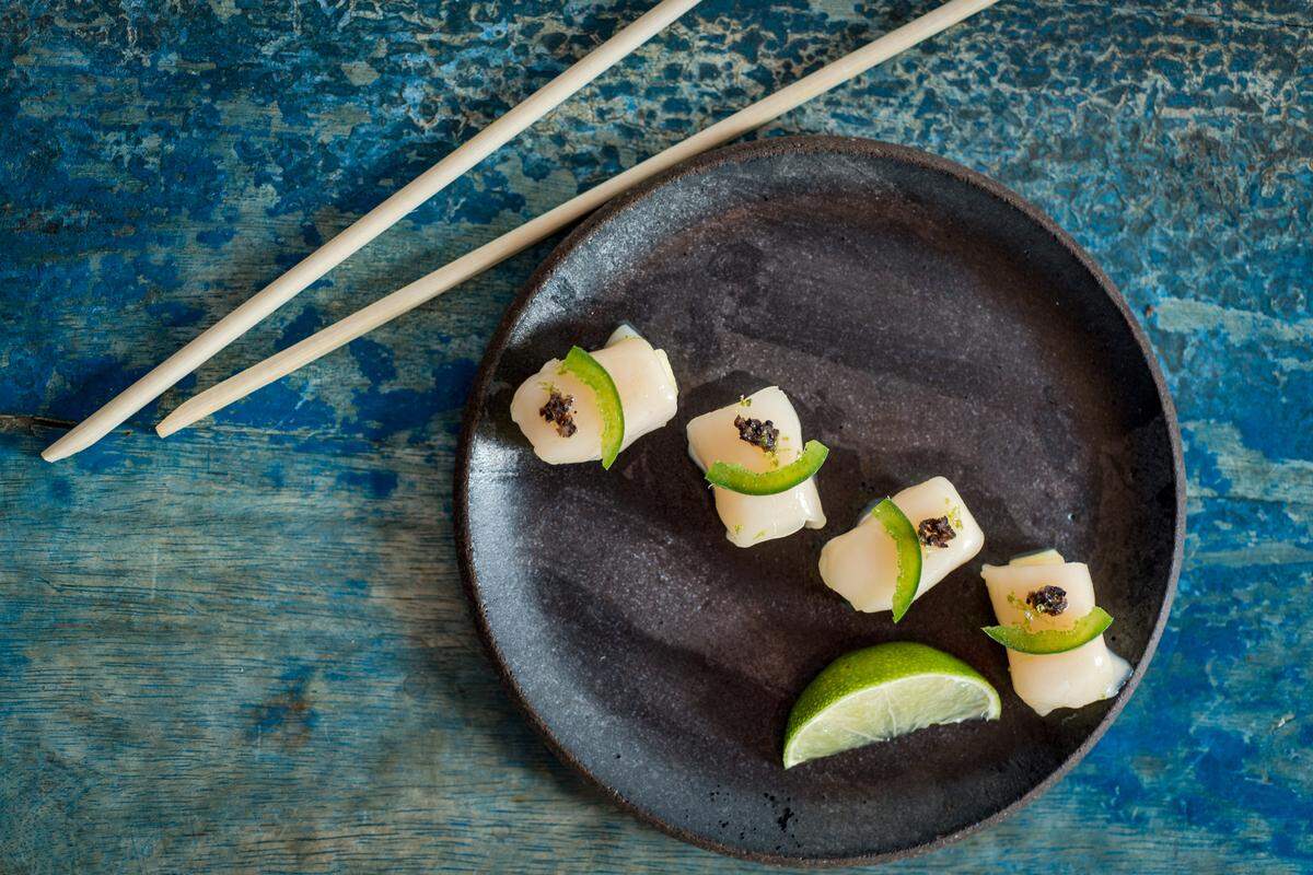 Scallop crudo at Sugarcane