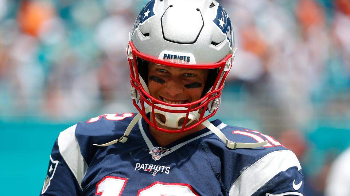Six quarterbacks were drafted before Tom Brady in 2000. He wants you to remember them