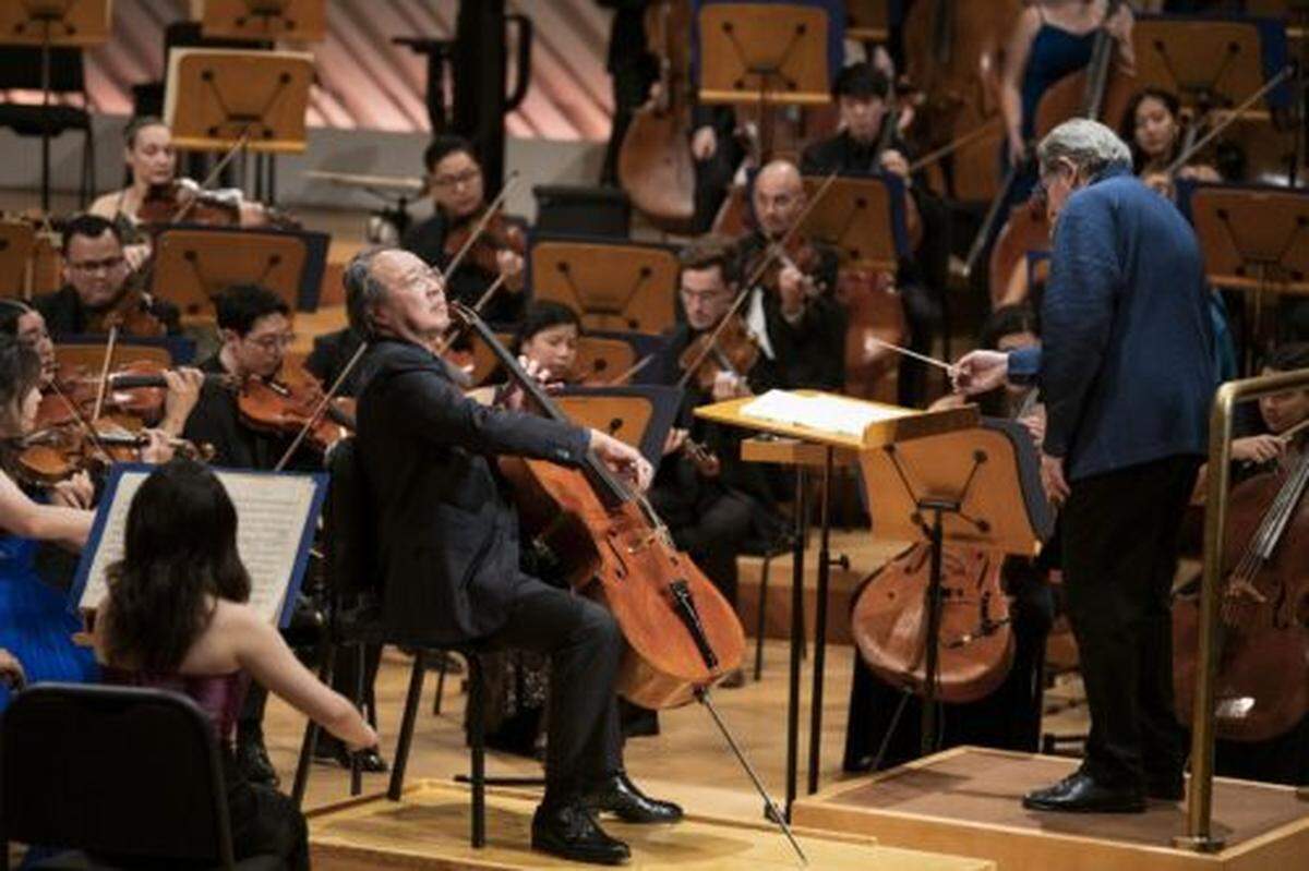 Michael Tilson Thomas at the podium conducting New World Symphony with guest cellist Yo-Yo Ma in March of 2023 at a gala in Tilson Thomas’s honor at New World Center. (Photo courtesy of Kristin Pulido, Blooming Photo Co.)