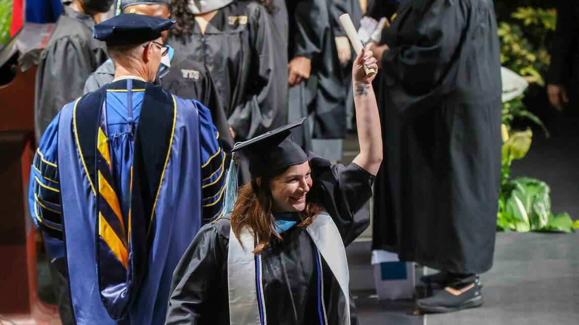 ‘Muchachos, we did it!’: FIU inaugurates graduation season. Take a look at the photos