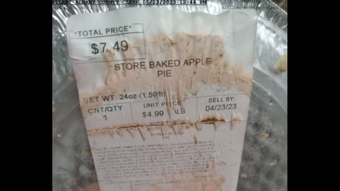 This photo shows the apple pie labeling, according to the lawsuit.