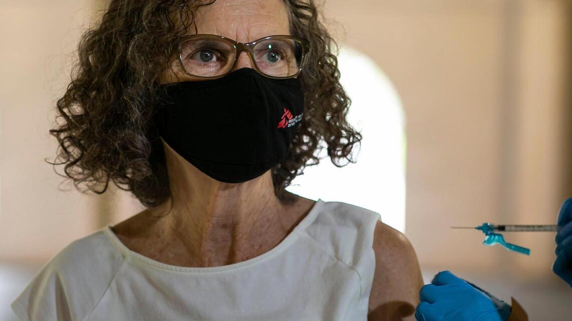 ¿Quiere un refuerzo de Pfizer, Moderna o J&J? Aquí puede obtenerla