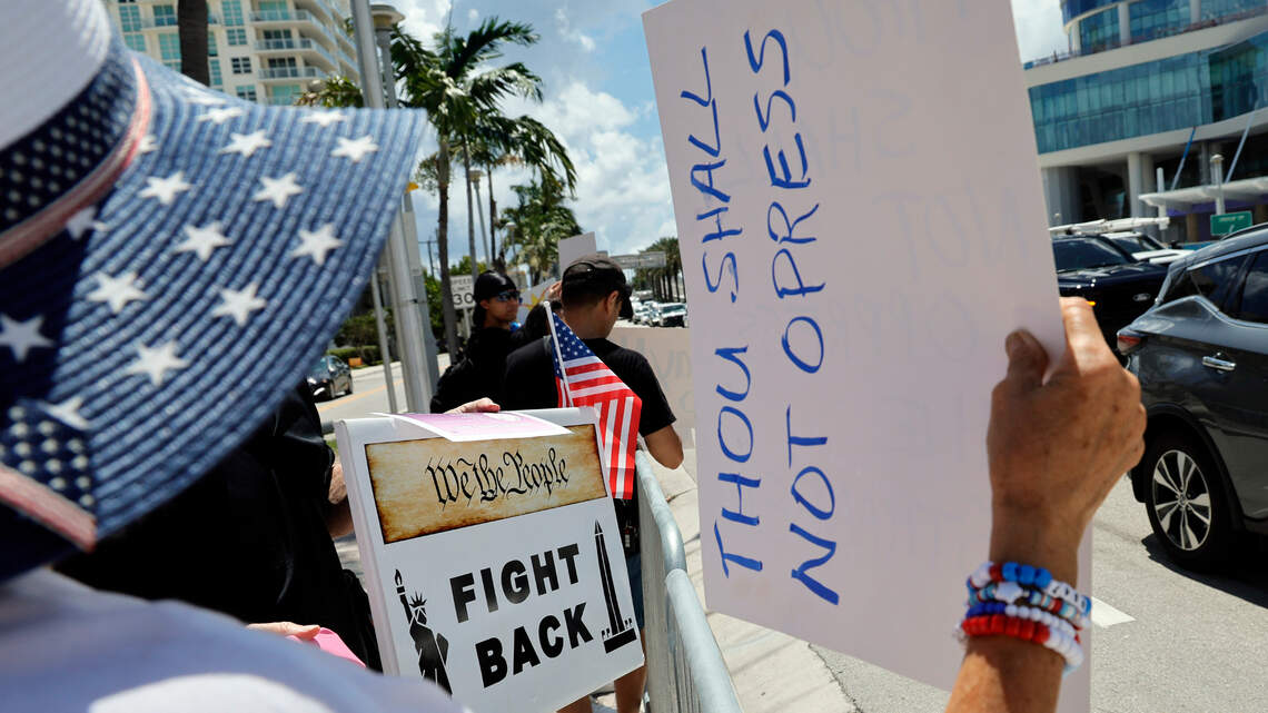 Defensores de inmigrantes advierten que acuerdo de ICE con la policía local erosiona la confianza