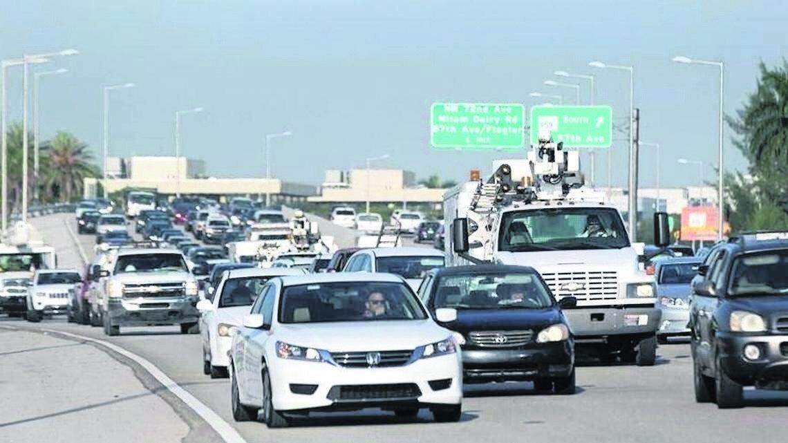 Miami-Dade County, state lawmakers are in a tug of war over who will control local expressways and tolls.