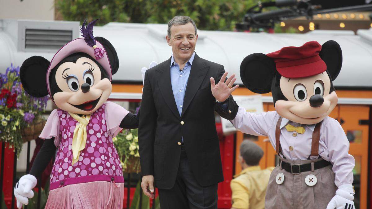 Bob Iger, presidente ejecutivo de Walt Disney Company, en la ceremonia de inauguración de "Cars Land" en Disney California Adventure, en Anaheim, el 15 de junio de 2012. (J. Emilio Flores/The New York Times)