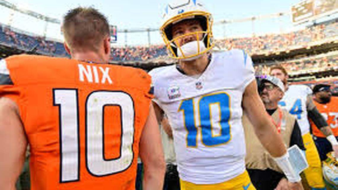 Broncos-Chargers open NFL Week 16 Thursday with 2 big defenses, 1 hot team, playoff stakes. Our pick