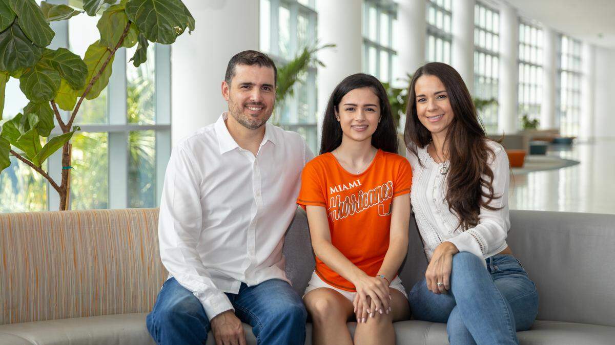Sofia Diaz entered the University of Miami as a freshman last week — along with her parents, Susy Alvarez-Diaz and Frank Diaz, who are pursuing graduate degrees at the same time.