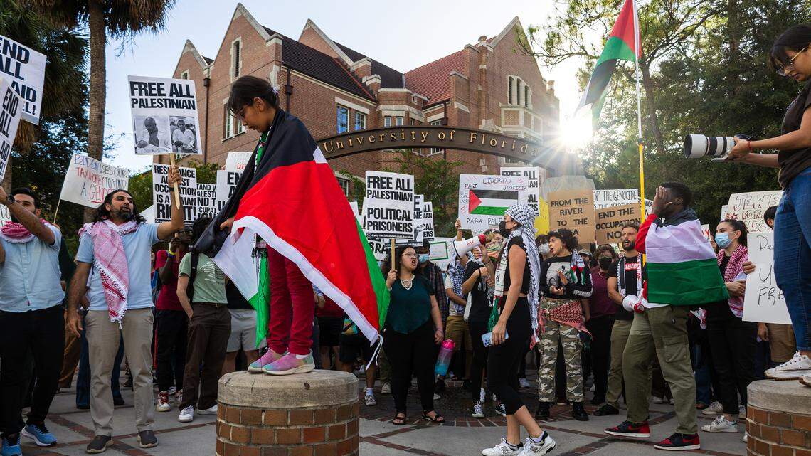 Florida universities push back on DeSantis order to shut down pro-Palestinian campus groups