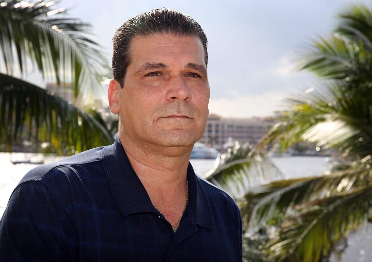 El exdetective de la policía de Palm Beach Joe Recarey fue el investigador principal en el caso de solicitud de menores contra el multimillonario Jeffrey Epstein. Recarey falleció en 2018.