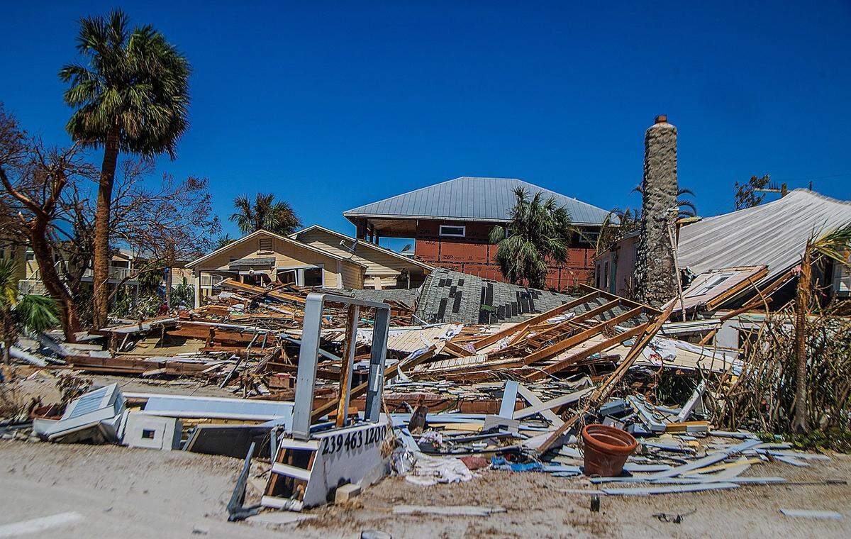 Scenes of destruction along Estero Boulevard in Fort Myers Beach two days after Hurricane Ian hit Florida’s west coast as a Category 4 storm.