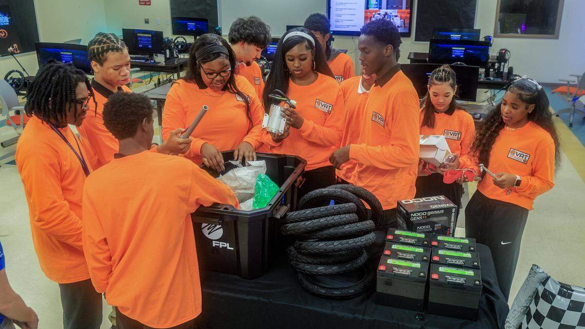 At this Miami Gardens school, students learn to fix and build electric cars
