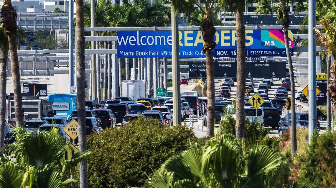 Hundreds of flights delayed or canceled at Miami, Fort Lauderdale airports