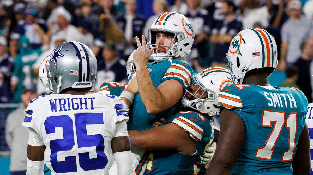 Miami Dolphins place kicker Jason Sanders (7) celebrates with teammates after kicking the winning field goal during fourth quarter of an NFL football game against the Dallas Cowboys at Hard Rock Stadium on Sunday, Dec. 24, 2023 in Miami Gardens, Fl.