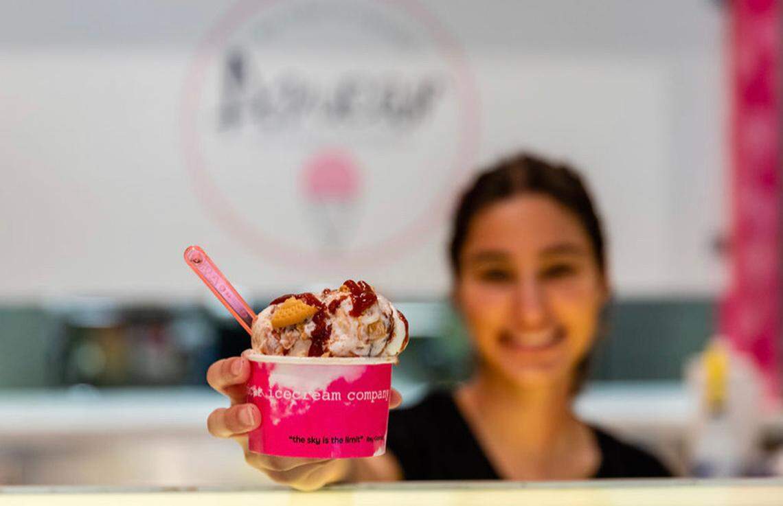 La Heladería Azucar llevó su gelato con sabores hispanos a Kendall como alternativa a las bajas ventas en su local original en la Calle Ocho.
