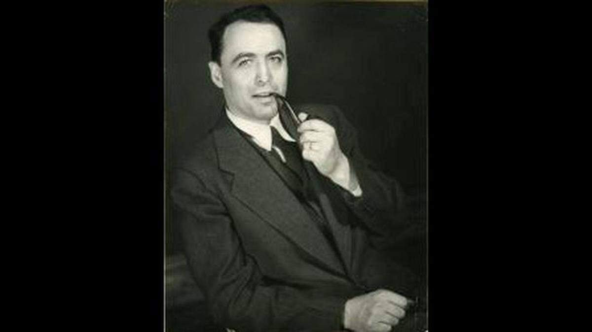 The family of poet Hyam Plutzik has created a legacy in his memory at The Betsy Hotel’s renowned Writers Room—a residency program which has hosted over 1,000 artists since its inception ten years ago. Photo courtesy of the Plutzik Family