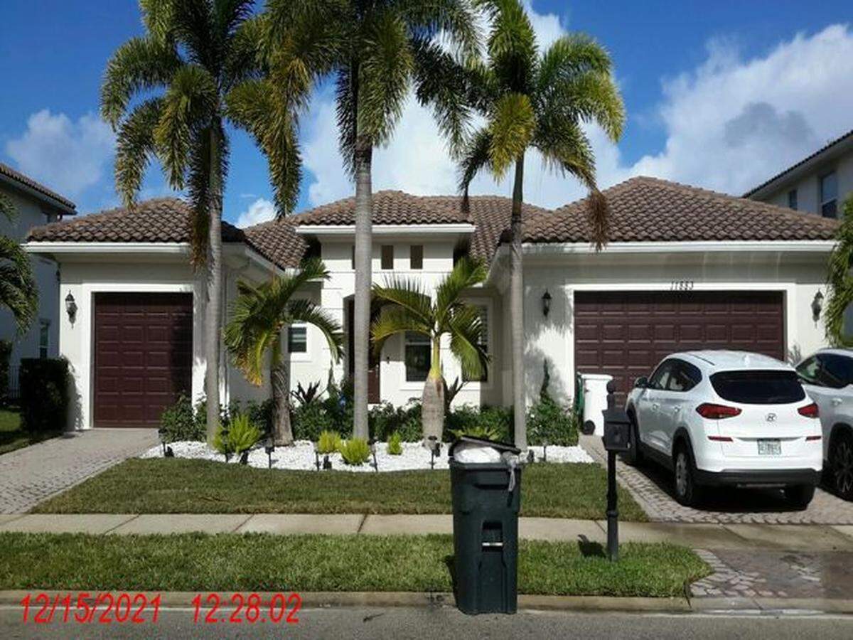 Isaac Grossman used some of the $1.3 million he stole from investors to pay the mortgage on this Parkland, Florida home that he and his then-wife eventually lost in foreclosure.