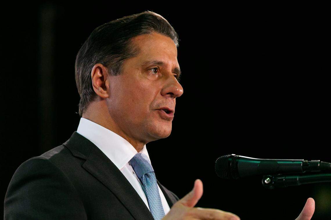 Miami-Dade County Public Schools Superintendent Alberto Carvalho announces on Monday that parents of Miami-Dade County public high school and traditional middle school students can opt their children out of the district’s COVID-19 mask mandate.