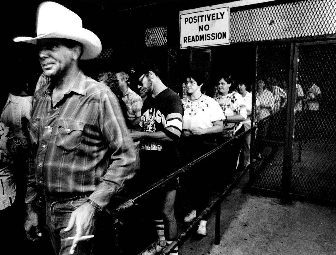 Patrons move through the ticket counter at the Hollywood Sportatorium in 1988 for the final concert, a country performance.