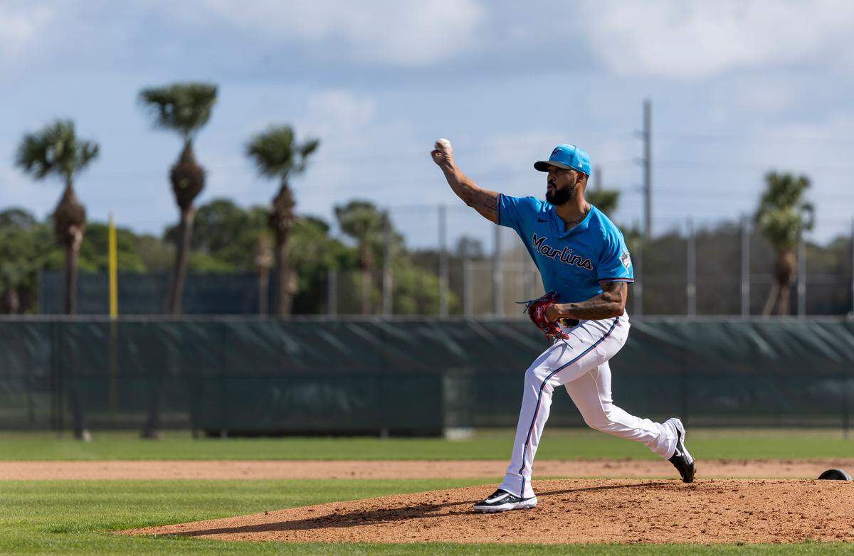 Miami Marlins pitcher Sandy Alcantara (22) throws during spring training workouts for pitchers and catchers at Roger Dean Chevrolet Stadium on Wednesday, Feb. 12, 2025, in Jupiter, Fla.