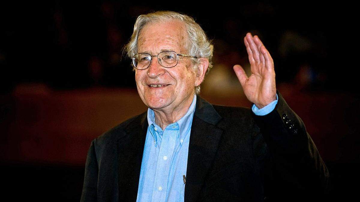 US linguist, philosopher and political activist Noam Chomsky waves after delivering a conference called "Uni-polar world in Obama's age" at the National Autonomous University of Mexico (UNAM) on September 21, 2009 in Mexico City. Chomsky is the author of books on politics, philosophy and linguistics. AFP PHOTO/Ronaldo Schemidt (Photo by Ronaldo SCHEMIDT / AFP) (Photo by RONALDO SCHEMIDT/AFP via Getty Images)          